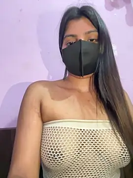 Snapshot of _01ruhi chatting on November 18, 2025, 6:33 pm 01ruhi online show from November 18, 2025, 6:33 pm