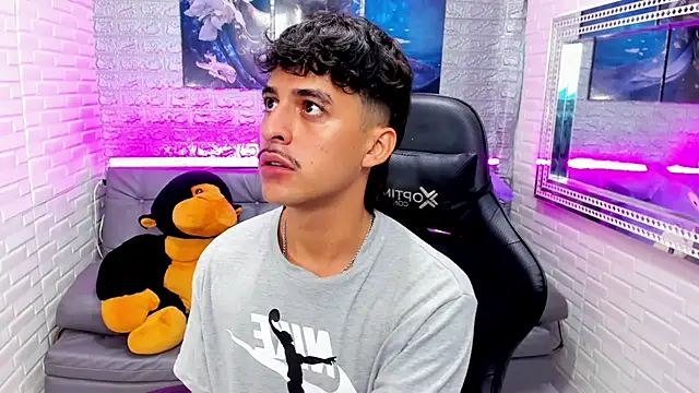 Snapshot of Alan_Del_Reyx chatting on January 15, 2026, 4:49 am Alan Del Reyx online show from January 15, 2026, 4:49 am