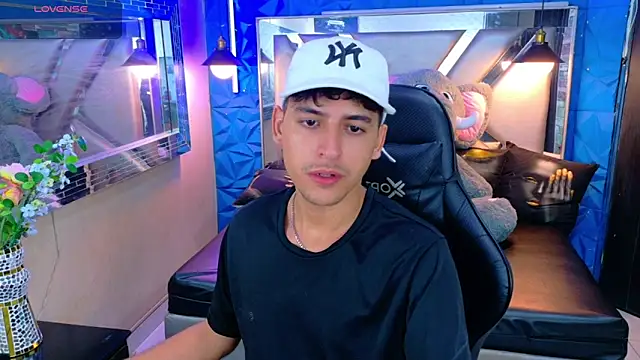 Snapshot of Alan_Del_Reyx chatting on September 11, 2025, 7:30 am Alan Del Reyx online show from September 11, 2025, 7:30 am