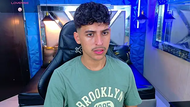 Snapshot of Alan_Del_Reyx chatting on September 24, 2025, 3:24 am Alan Del Reyx online show from September 24, 2025, 3:24 am