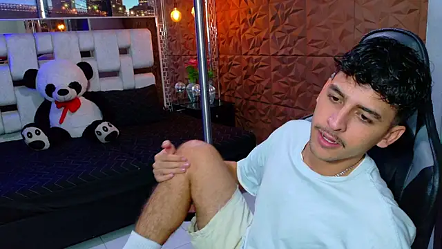 Snapshot of Alan_Del_Reyx chatting on September 30, 2025, 5:08 pm Alan Del Reyx online show from September 30, 2025, 5:08 pm