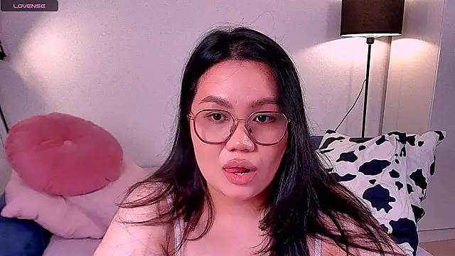 KellyOldridge online show from July 3, 2026, 8:48 pm