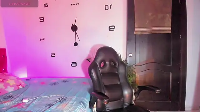 Lady Dirty444 online show from September 19, 2025, 4:33 pm