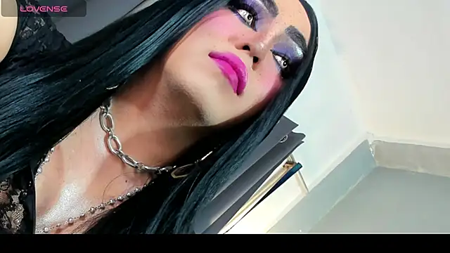 Snapshot of MagnaCumLoader17 chatting on October 5, 2025, 11:28 pm MagnaCumLoader17 online show from October 5, 2025, 11:28 pm