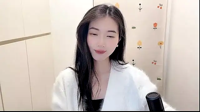 Rosalind xixi online show from October 25, 2025, 3:01 pm