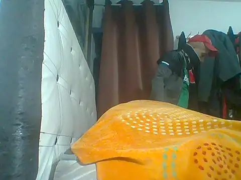 mexhotbi online show from October 29, 2025, 3:49 am