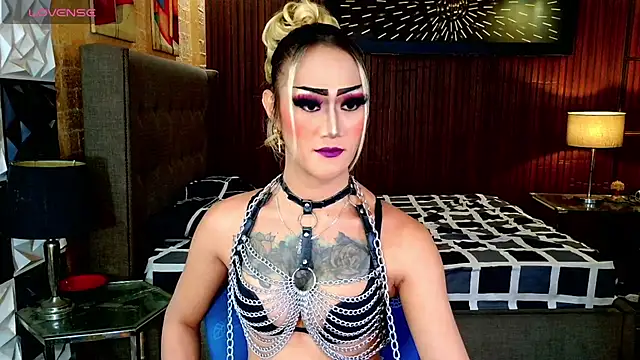 Snapshot of HorseCockDivine chatting on July 13, 2026, 5:12 pm HorseCockDivine online show from July 13, 2026, 5:12 pm