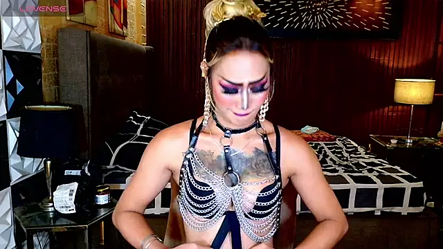 Snapshot of HorseCockDivine chatting on July 7, 2026, 9:07 pm HorseCockDivine online show from July 7, 2026, 9:07 pm