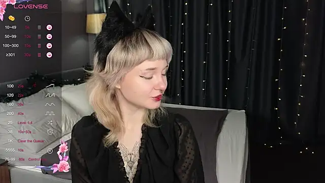 Tori Cutie online show from November 28, 2025, 12:11 am