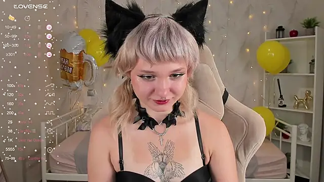 Tori Cutie online show from October 1, 2025, 12:06 am