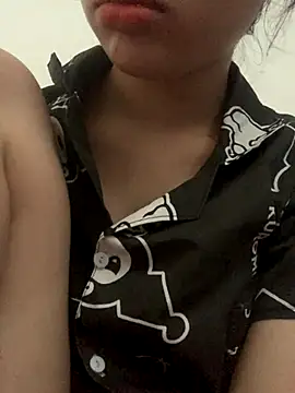 Nguyenha11 online show from October 2, 2025, 9:34 am