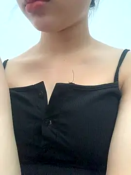 Nguyenha11 online show from September 20, 2025, 6:29 am