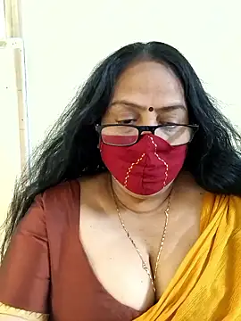 Snapshot of heera-rani chatting on May 17, 2026, 4:56 am heera-rani online show from May 17, 2026, 4:56 am