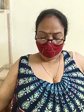 Snapshot of heera-rani chatting on May 22, 2026, 12:58 pm heera-rani online show from May 22, 2026, 12:58 pm