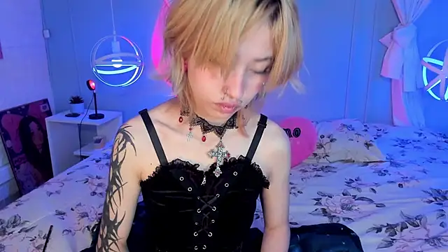 Hannahpage online show from October 11, 2025, 2:40 pm