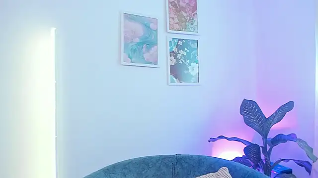 Snapshot of canelleGarces chatting on February 18, 2026, 6:48 pm canelleGarces online show from February 18, 2026, 6:48 pm