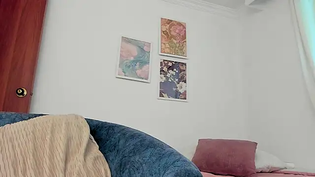 Snapshot of canelleGarces chatting on February 26, 2026, 9:48 pm canelleGarces online show from February 26, 2026, 9:48 pm