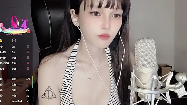 Snapshot of twlilybae chatting on July 22, 2026, 7:43 am twlilybae online show from July 22, 2026, 7:43 am