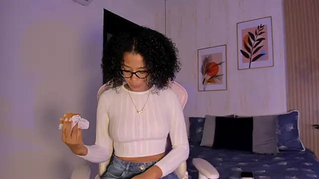 Ayleen Dunkan online show from October 25, 2025, 12:39 pm