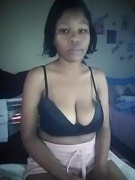 Seductive Yellow Titties online show from September 17, 2025, 7:32 am