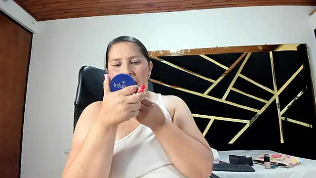 KikaDuque online show from April 5, 2026, 6:58 pm