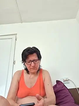 Vera Elle online show from April 13, 2026, 6:50 am