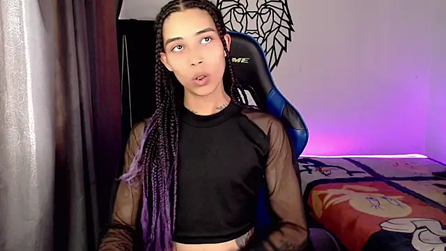 Snapshot of Sweet-Cris chatting on November 13, 2025, 7:29 pm Sweet-Cris online show from November 13, 2025, 7:29 pm