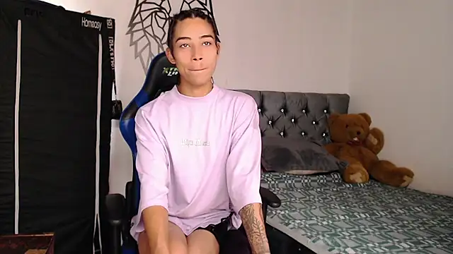 Snapshot of Sweet-Cris chatting on September 15, 2025, 3:01 pm Sweet-Cris online show from September 15, 2025, 3:01 pm