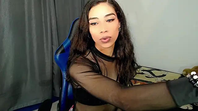 Sweet-Cris online show from December 22, 2025, 6:08 pm