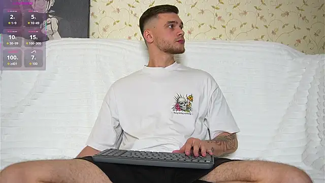Snapshot of johnstoneisland chatting on June 13, 2026, 6:50 pm johnstoneisland online show from June 13, 2026, 6:50 pm