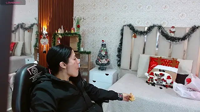 Snapshot of BLUE_TAY1 chatting on November 27, 2025, 11:32 am BLUE TAY1 online show from November 27, 2025, 11:32 am