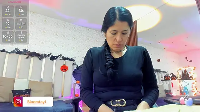 Snapshot of BLUE_TAY1 chatting on October 17, 2025, 11:34 am BLUE TAY1 online show from October 17, 2025, 11:34 am