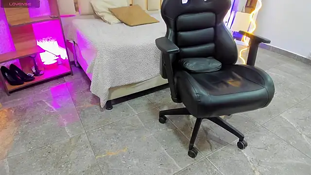 Snapshot of BLUE_TAY1 chatting on September 22, 2025, 12:00 pm BLUE TAY1 online show from September 22, 2025, 12:00 pm