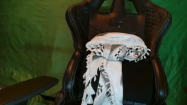 JUSTFORRICH online show from April 6, 2026, 6:53 pm