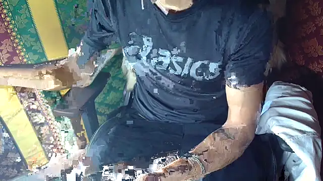 JUSTFORRICH online show from April 16, 2026, 9:50 pm