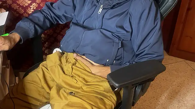 JUSTFORRICH online show from October 16, 2025, 9:45 pm