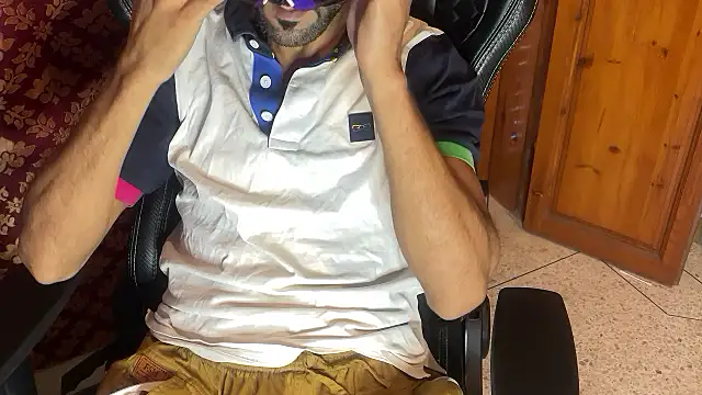 JUSTFORRICH online show from October 17, 2025, 10:29 am