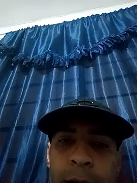 johan77esteban online show from October 28, 2025, 8:41 pm