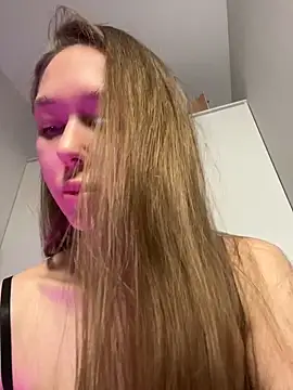 Molly Kisss online show from June 1, 2026, 5:23 pm