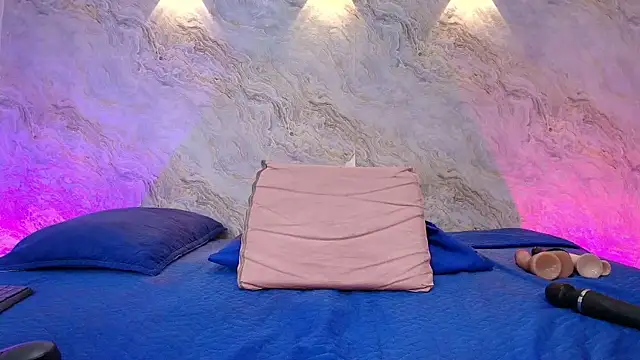 carol juicyy online show from September 18, 2025, 7:17 pm