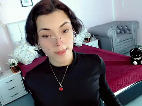 nathalialoes1 online show from November 9, 2025, 7:51 pm