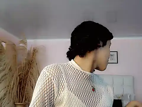 nathalialoes1 online show from October 8, 2025, 7:25 pm