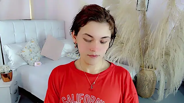 nathalialoes1 online show from January 7, 2026, 7:08 pm