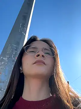 MartaBrent online show from September 17, 2025, 9:44 am