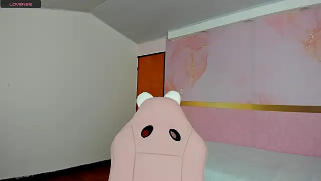 milk candy18 online show from September 30, 2025, 12:44 pm