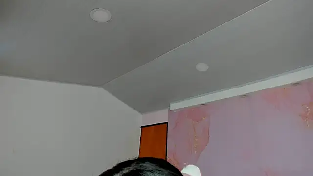 milk candy18 online show from October 2, 2025, 12:19 pm