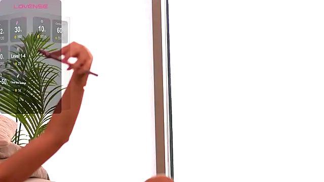 Snapshot of DesiredMia_ chatting on September 23, 2025, 5:47 am DesiredMia online show from September 23, 2025, 5:47 am