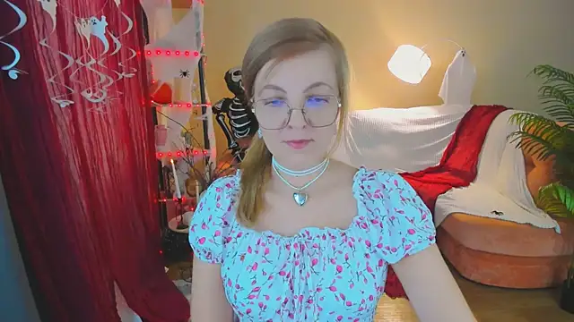 YourUniverser online show from November 3, 2025, 9:13 am