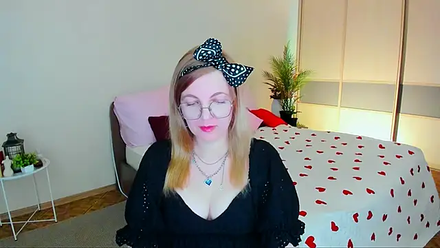 YourUniverser online show from May 25, 2026, 4:45 am