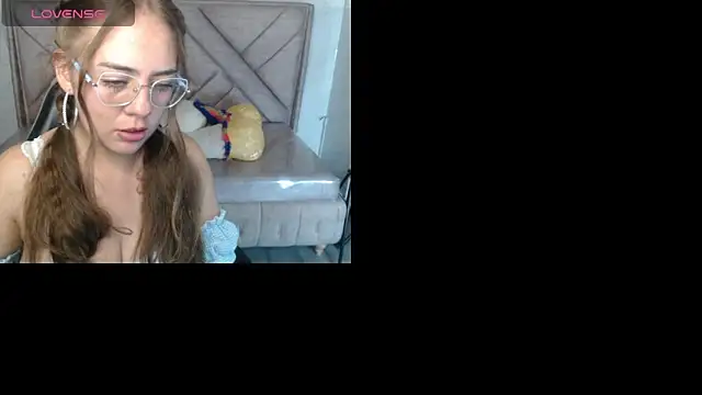 Snapshot of Luna_Star_v chatting on November 12, 2025, 3:10 am Luna Star v online show from November 12, 2025, 3:10 am